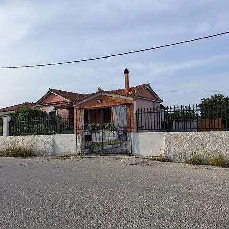 Lovely Lontza, A Cozy 2-bedroom House. *